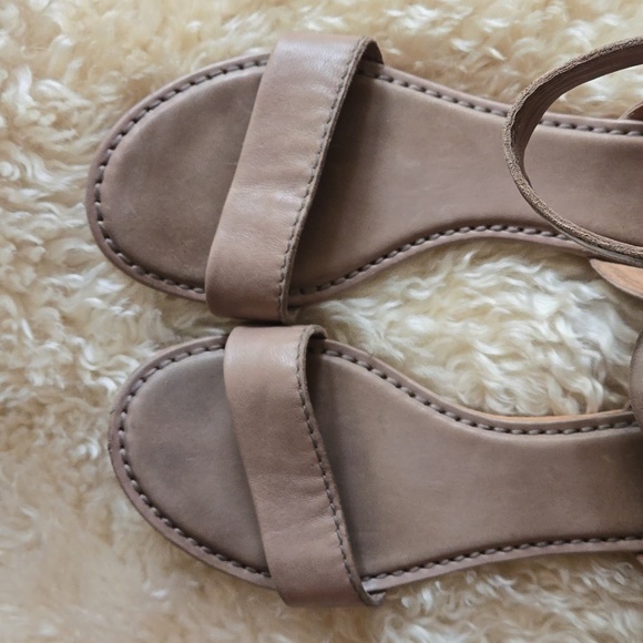 Frye carson leather sandals 7.5 - Picture 3 of 13